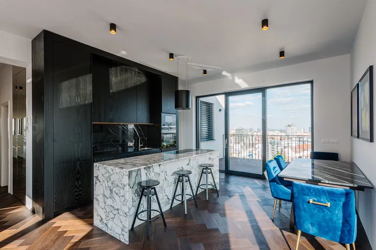 Vlčkova, Staré Mesto - Bratislava I | Prenájom, Byt, 4-izbový, 184 m²
