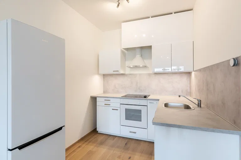 Osadní, Holešovice - Prague 7 | Sale, Apartment, One-bedroom (2+kk), 67 m²