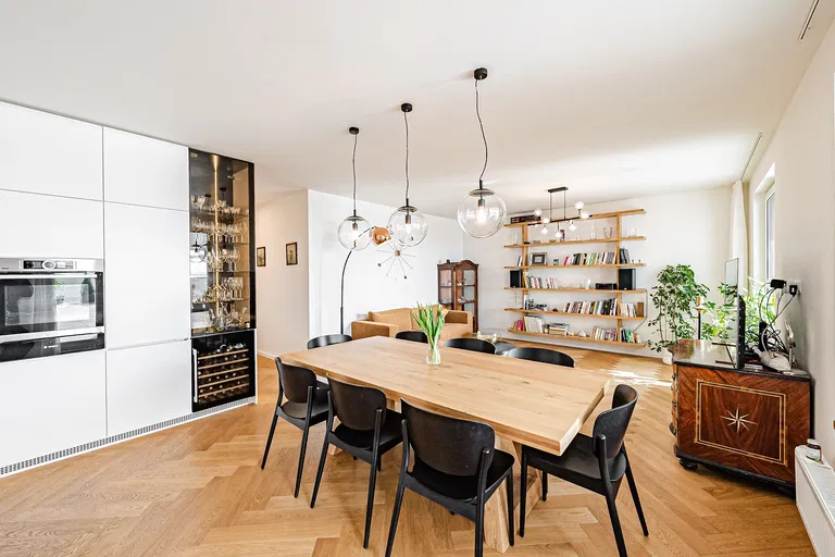 Zvěřinova, Strašnice - Praha 3 | Predaj, Byt, 3-izbový, 219 m²