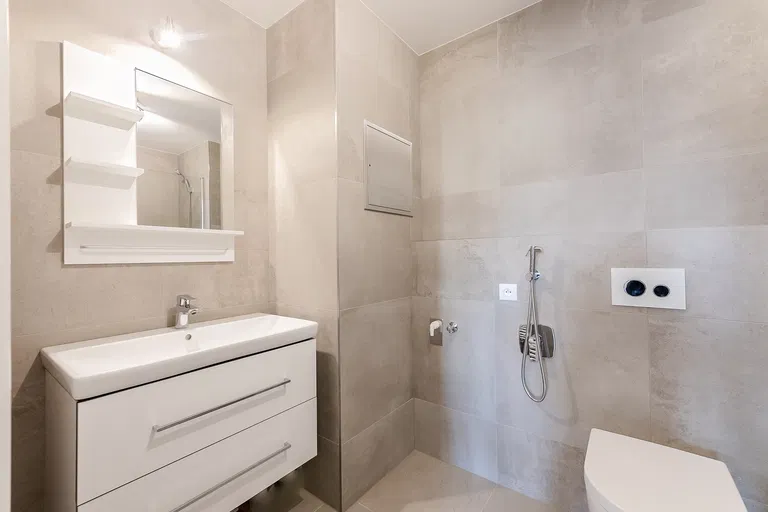 Osadní, Holešovice - Prague 7 | Sale, Apartment, One-bedroom (2+kk), 67 m²