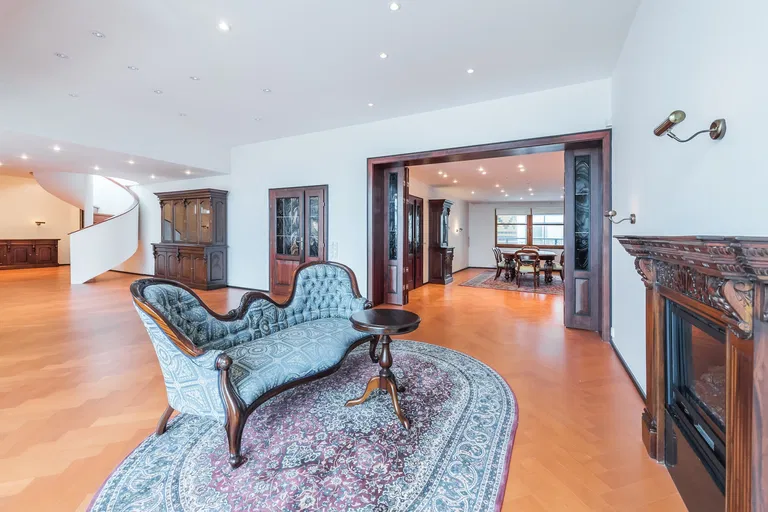 Hradecká, Vinohrady - Prague 3 | Sale, Apartment, Three-bedroom (4+1), 280 m²