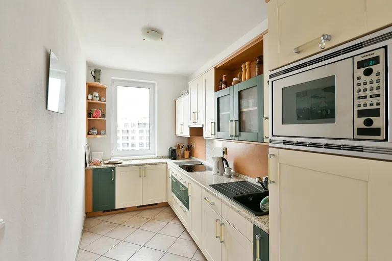 Počernická, Strašnice - Prague 10 | Sale, Apartment, One-bedroom (2+kk), 63 m²