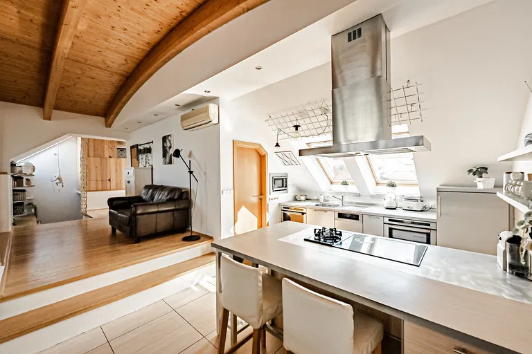Za Pohořelcem, Střešovice - Praha 6 | Predaj, Byt, 4-izbový, 177 m²