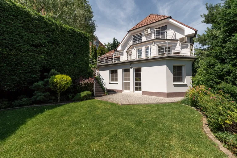 Nad Lúčkami, Karlova Ves - Bratislava IV | Sale, House, Seven-bedroom (8+1), 496 m²