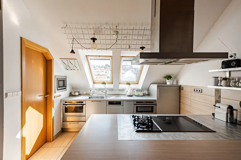 Za Pohořelcem, Střešovice - Praha 6 | Predaj, Byt, 4-izbový, 177 m²