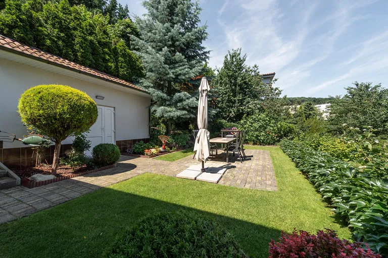 Nad Lúčkami, Karlova Ves - Bratislava IV | Sale, House, Seven-bedroom (8+1), 496 m²