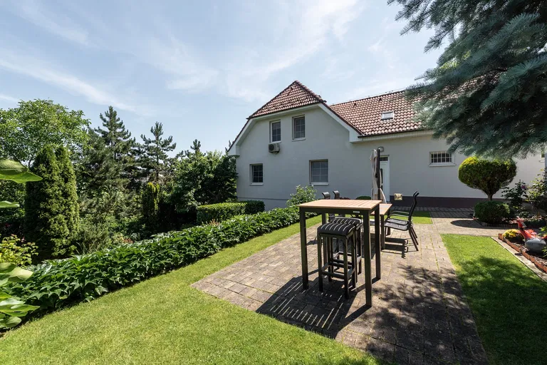 Nad Lúčkami, Karlova Ves - Bratislava IV | Sale, House, Seven-bedroom (8+1), 496 m²