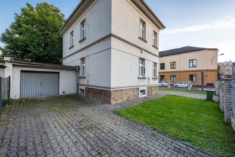 Pražákova, Ostrava-Mariánské Hory a Hulváky - Ostrava-město | Sale, House, Seven-bedroom (8+kk), 377 m²