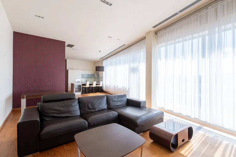 Trnavská cesta, Ružinov - Bratislava II | Prenájom, Byt, 3-izbový, 196 m²