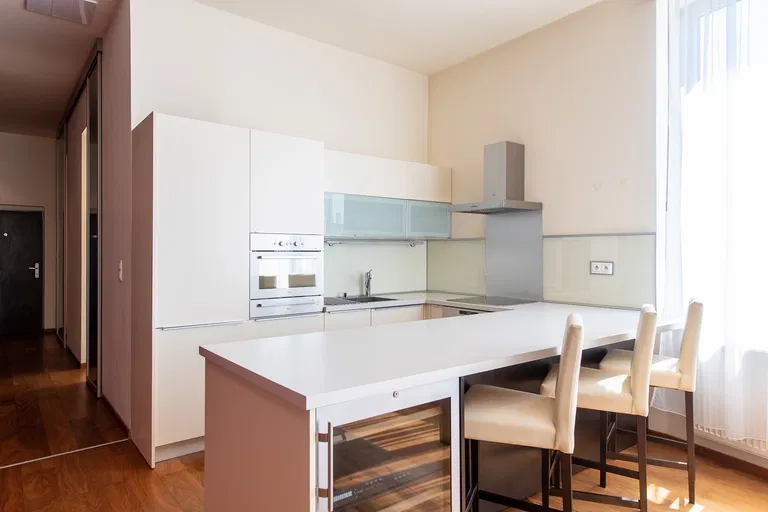 Trnavská cesta, Ružinov - Bratislava II | Prenájom, Byt, 3-izbový, 196 m²