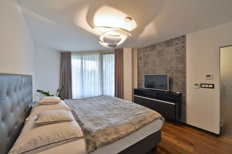 Ke Kapslovně, Žižkov - Praha 3 | Prenájom, Byt, 2-izbový, 96 m²