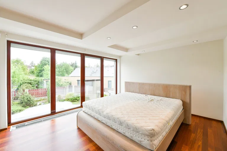 Kubelíkova, Říčany - Praha-východ | Predaj, Rodinný dom, 6-izbový, 515 m²