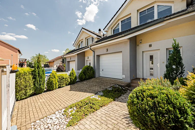Za Farou, Slivenec - Prague 5 | Sale, House, Three-bedroom (4+kk), 122 m²