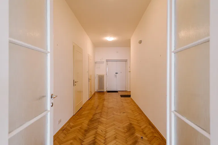 Grösslingová, Staré Mesto - Bratislava I | Predaj, Byt, 4-izbový, 169 m²