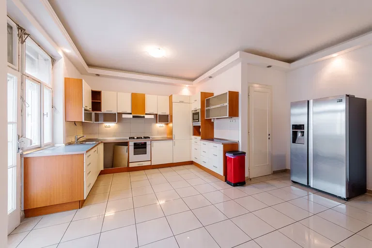 Grösslingová, Staré Mesto - Bratislava I | Predaj, Byt, 4-izbový, 169 m²
