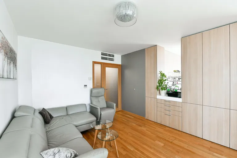 Pitterova, Žižkov - Prague 3 | Sale, Apartment, Two-bedroom (3+kk), 130 m²