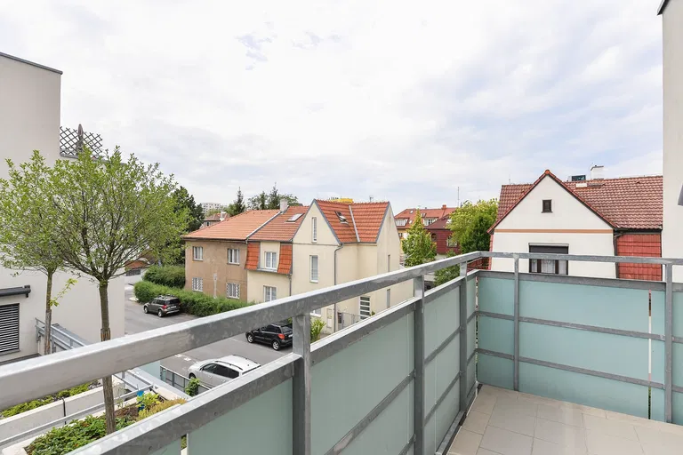 Pod Jarovem, Žižkov - Prague 3 | Sale, Apartment, Two-bedroom (3+kk), 78 m²