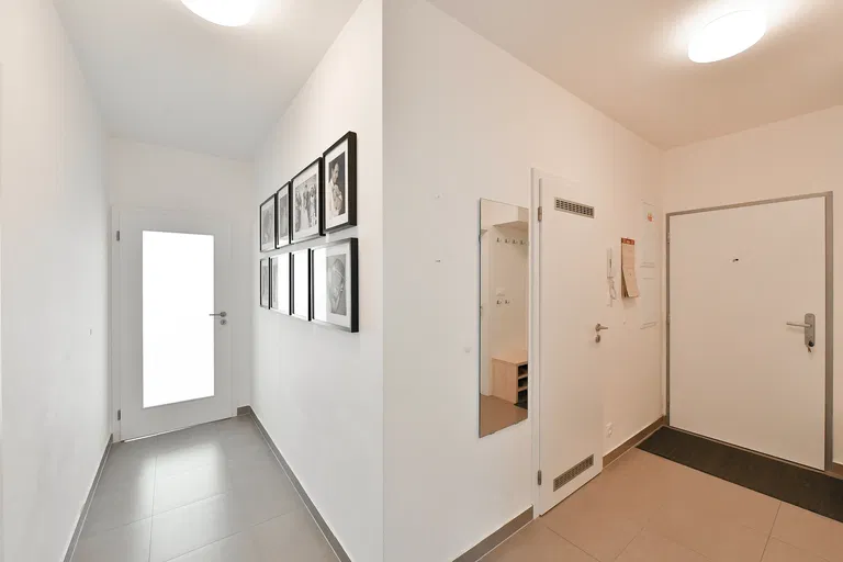 Pod Jarovem, Žižkov - Prague 3 | Sale, Apartment, Two-bedroom (3+kk), 78 m²