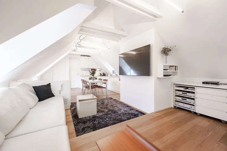 Valdštejnská, Malá Strana - Prague 1 | Sale, Apartment, Two-bedroom (3+kk), 104 m²