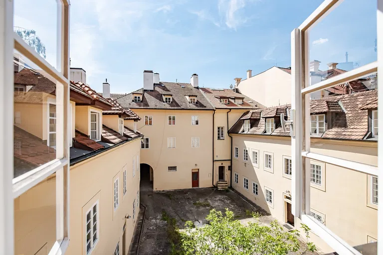 Valdštejnská, Malá Strana - Prague 1 | Sale, Apartment, Two-bedroom (3+kk), 104 m²