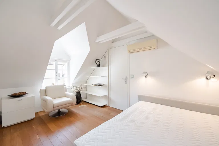 Valdštejnská, Malá Strana - Prague 1 | Sale, Apartment, Two-bedroom (3+kk), 104 m²