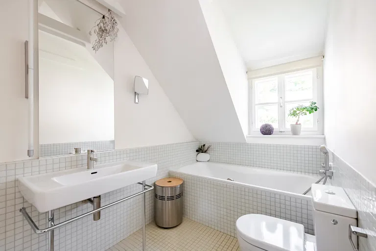 Valdštejnská, Malá Strana - Prague 1 | Sale, Apartment, Two-bedroom (3+kk), 104 m²
