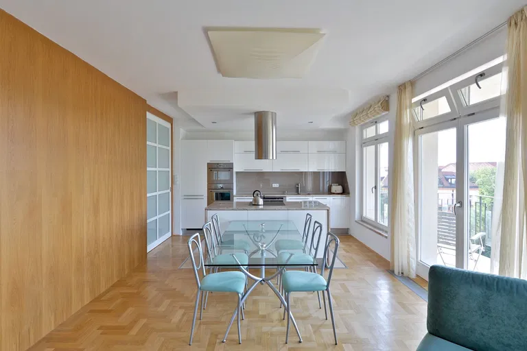 Benešovská, Vinohrady - Praha 10 | Prenájom, Byt, 5-izbový, 139 m²