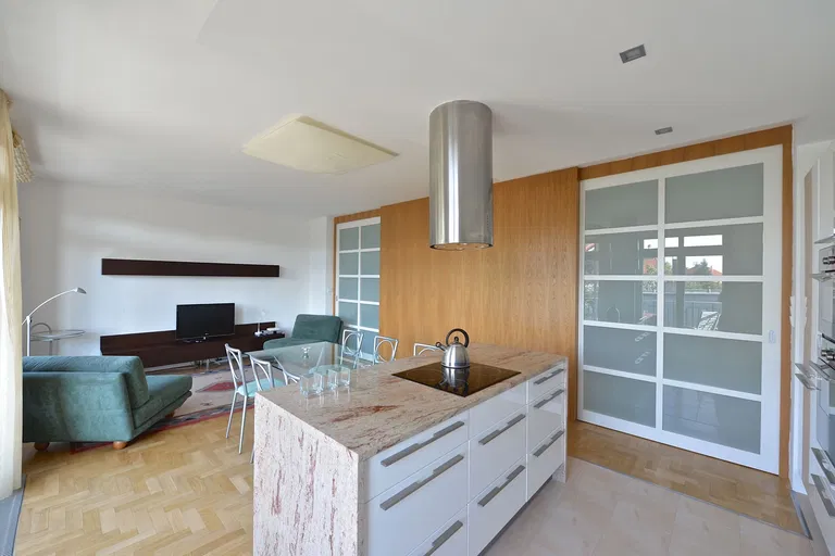 Benešovská, Vinohrady - Praha 10 | Prenájom, Byt, 5-izbový, 139 m²
