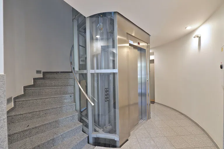 Benešovská, Vinohrady - Praha 10 | Prenájom, Byt, 5-izbový, 139 m²