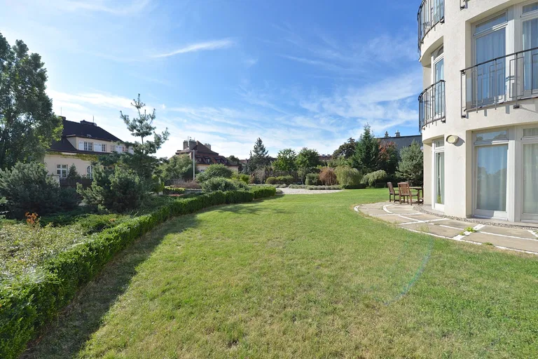 Benešovská, Vinohrady - Praha 10 | Prenájom, Byt, 5-izbový, 139 m²