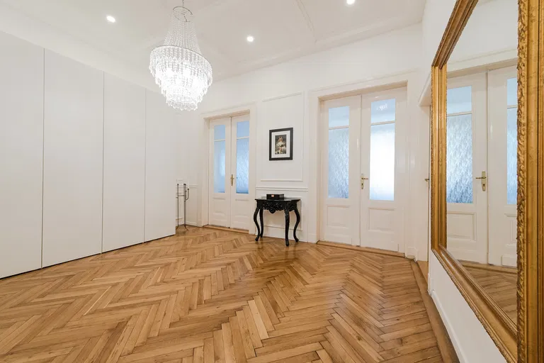 Laurinská, Staré Mesto - Bratislava I | Prenájom, Byt, 3-izbový, 110 m²