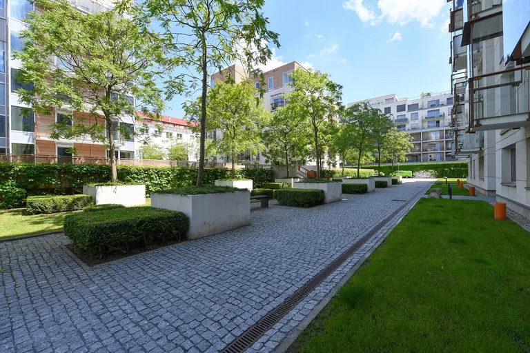 Korunní, Vinohrady - Prague 10 | Sale, Apartment, One-bedroom (2+kk), 76 m²