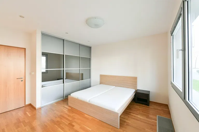 Korunní, Vinohrady - Prague 10 | Sale, Apartment, One-bedroom (2+kk), 76 m²