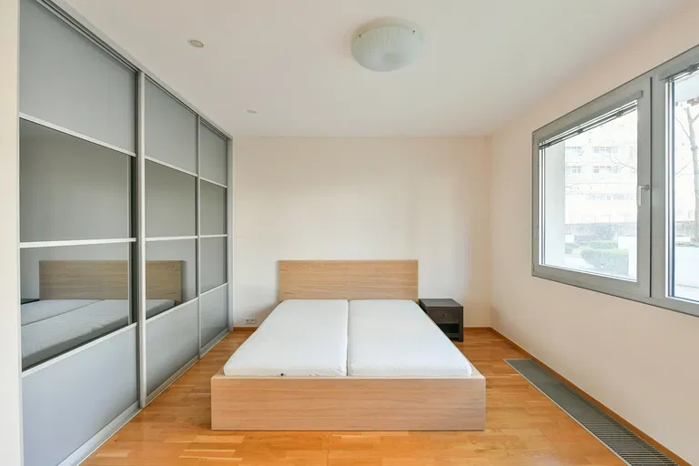 Korunní, Vinohrady - Prague 10 | Sale, Apartment, One-bedroom (2+kk), 76 m²