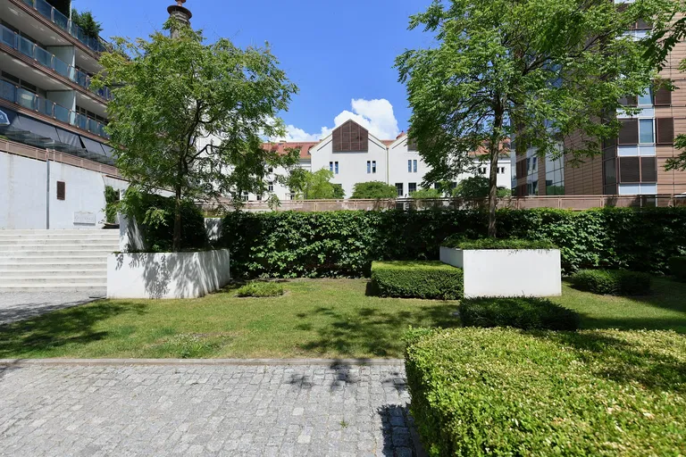 Korunní, Vinohrady - Prague 10 | Sale, Apartment, One-bedroom (2+kk), 76 m²