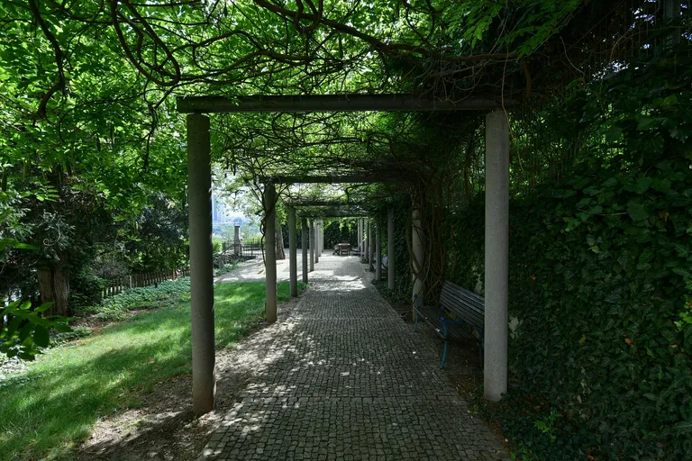 Americká, Vinohrady - Praha 2 | Prenájom, Byt, 4-izbový, 140 m²