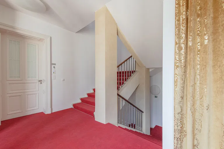 Gorkého, Staré Mesto - Bratislava I | Prenájom, Byt, 2-izbový, 77 m²