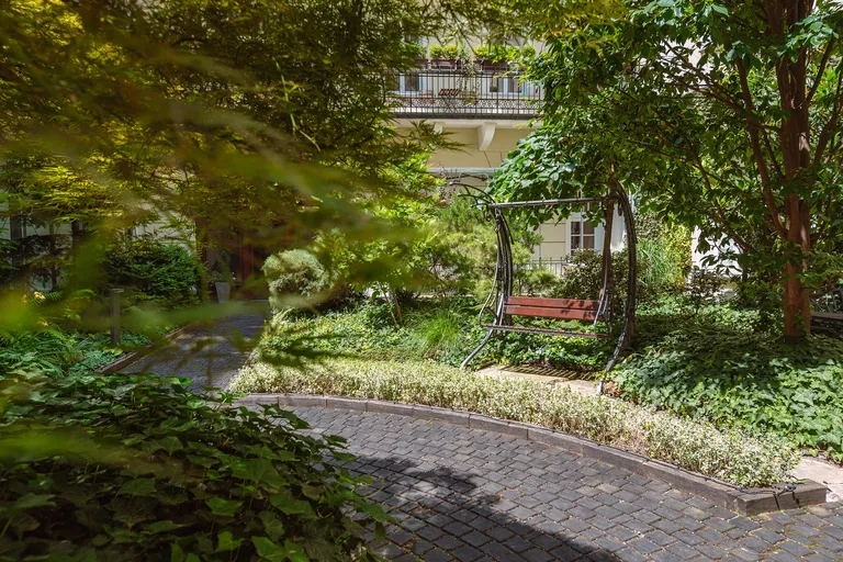 Gorkého, Staré Mesto - Bratislava I | Prenájom, Byt, 2-izbový, 77 m²
