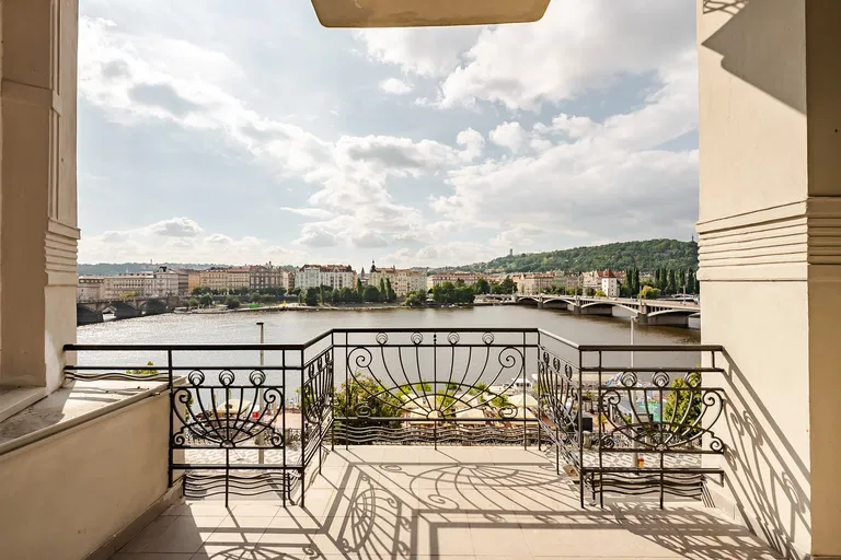 Rašínovo nábřeží, Nové Město - Prague 2 | Sale, Apartment, Five-bedroom (6+1), 257 m²