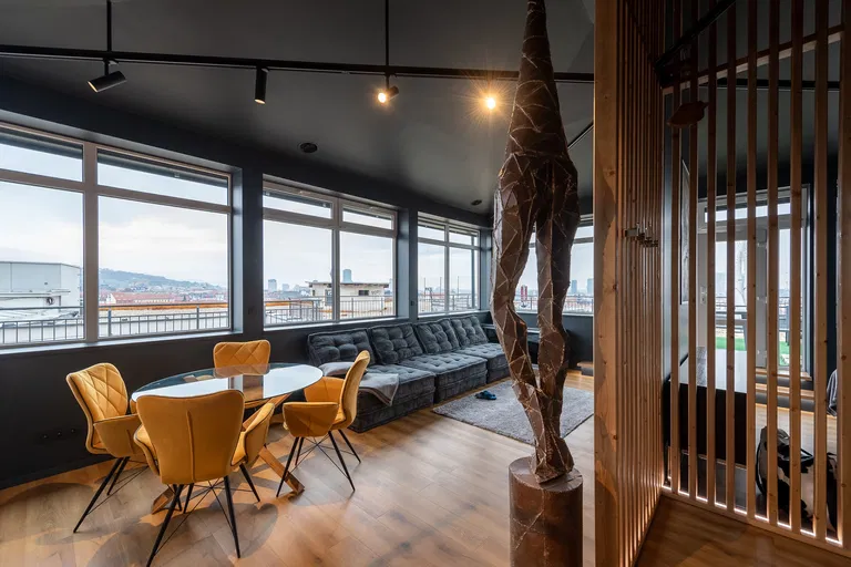 Zámocká, Staré Mesto - Bratislava I | Rent, Apartment, One-bedroom (2+kk), 308 m²