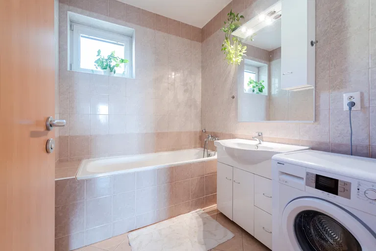 Krajná, Ružinov - Bratislava II | Predaj, Byt, 2-izbový, 93 m²