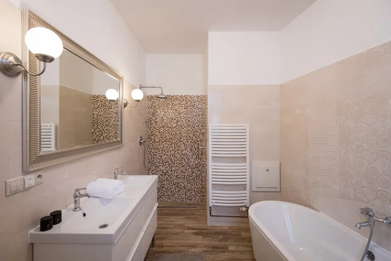 Godrova, Staré Mesto - Bratislava I | Rent, Apartment, Three-bedroom (4+1), 138 m²