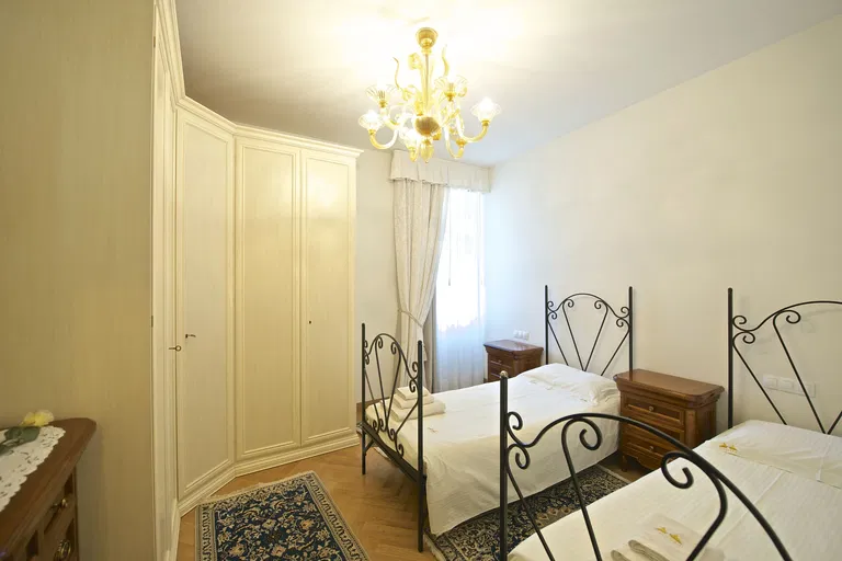 Italská, Vinohrady - Praha 2 | Prenájom, Byt, 3-izbový, 98 m²