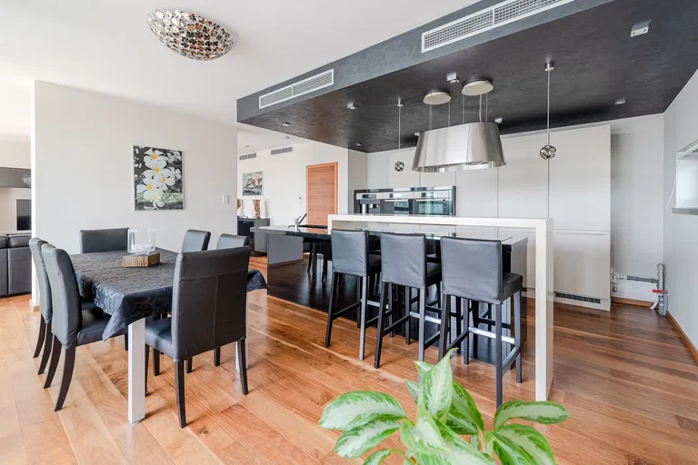 Dvořákovo nábrežie, Staré Mesto - Bratislava I | Prenájom, Byt, 4-izbový, 187 m²