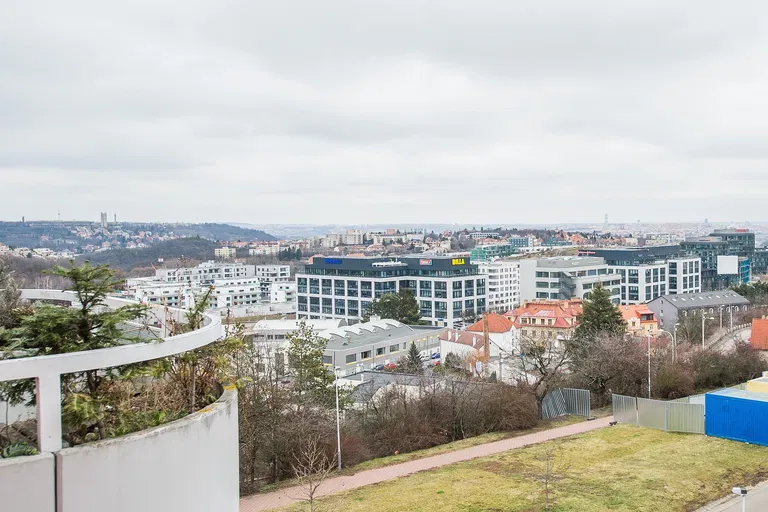 U Kříže, Jinonice - Praha 5 | Prenájom, Byt, 2-izbový, 69 m²
