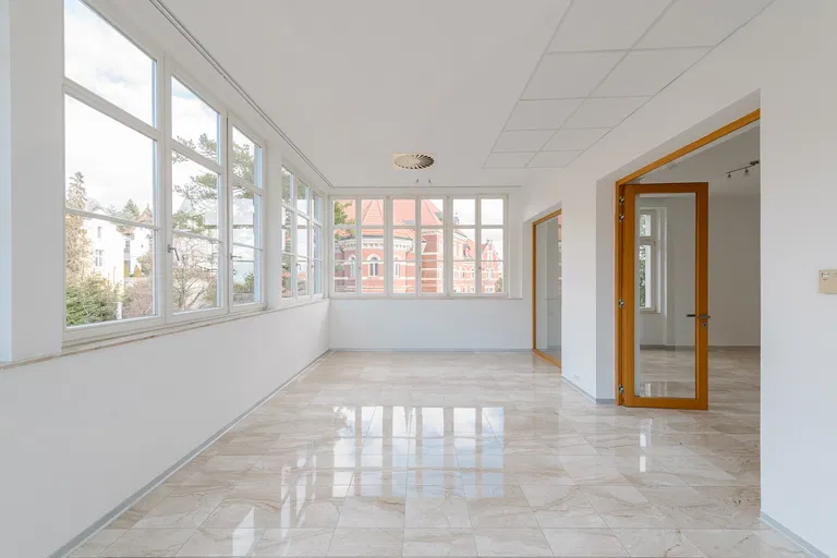 Hlboká cesta, Staré Mesto - Bratislava I | Prenájom, Byt, 4-izbový, 132 m²