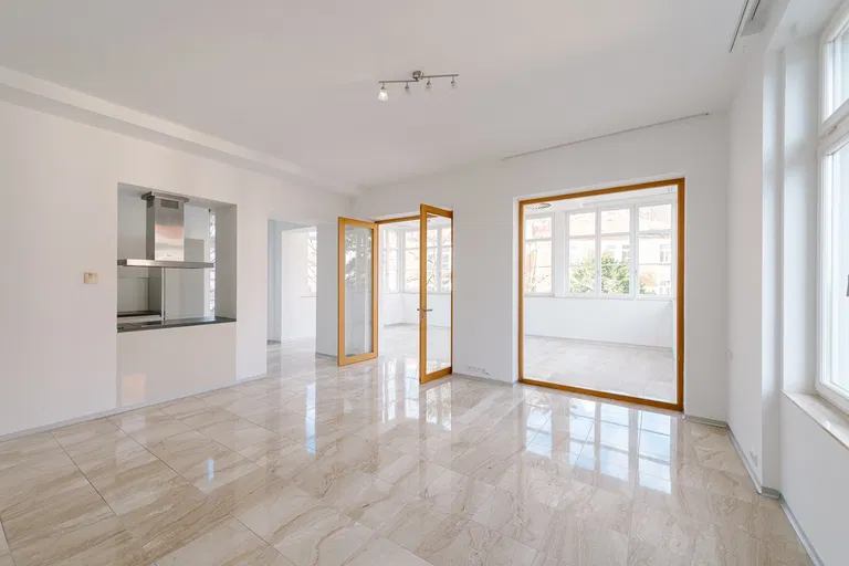 Hlboká cesta, Staré Mesto - Bratislava I | Prenájom, Byt, 4-izbový, 132 m²