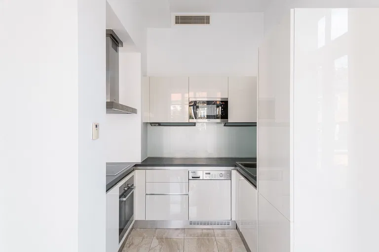 Hlboká cesta, Staré Mesto - Bratislava I | Prenájom, Byt, 4-izbový, 132 m²