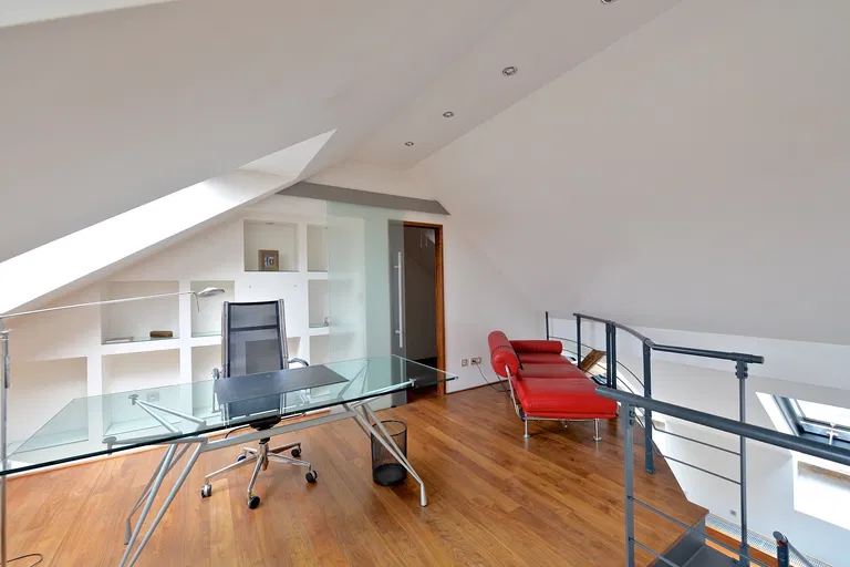 Pštrossova, Nové Město - Praha 1 | Prenájom, Byt, 3-izbový, 235 m²