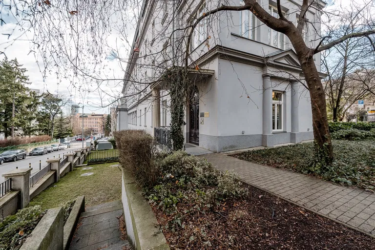 Hlboká cesta, Staré Mesto - Bratislava I | Prenájom, Byt, 4-izbový, 132 m²